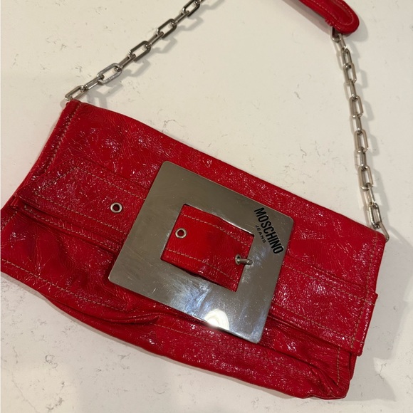 Vintage Moschino Shiny Patent Leather Red
Clutch Bag Handbag Chain Strap POuch - Picture 2 of 9